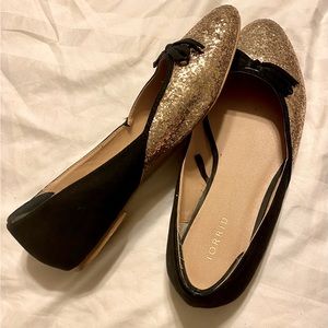 Torrid flats, 10W, gold and black